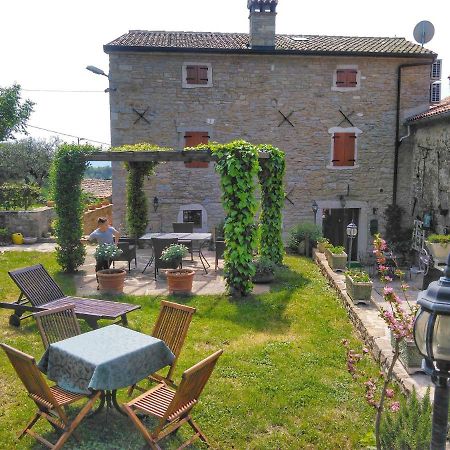 Al Merlo Olivo, Rural Istrian House Buje Bagian luar foto