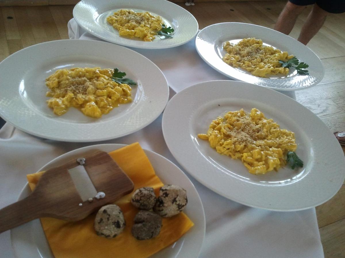 Al Merlo Olivo, Rural Istrian House Buje Bagian luar foto