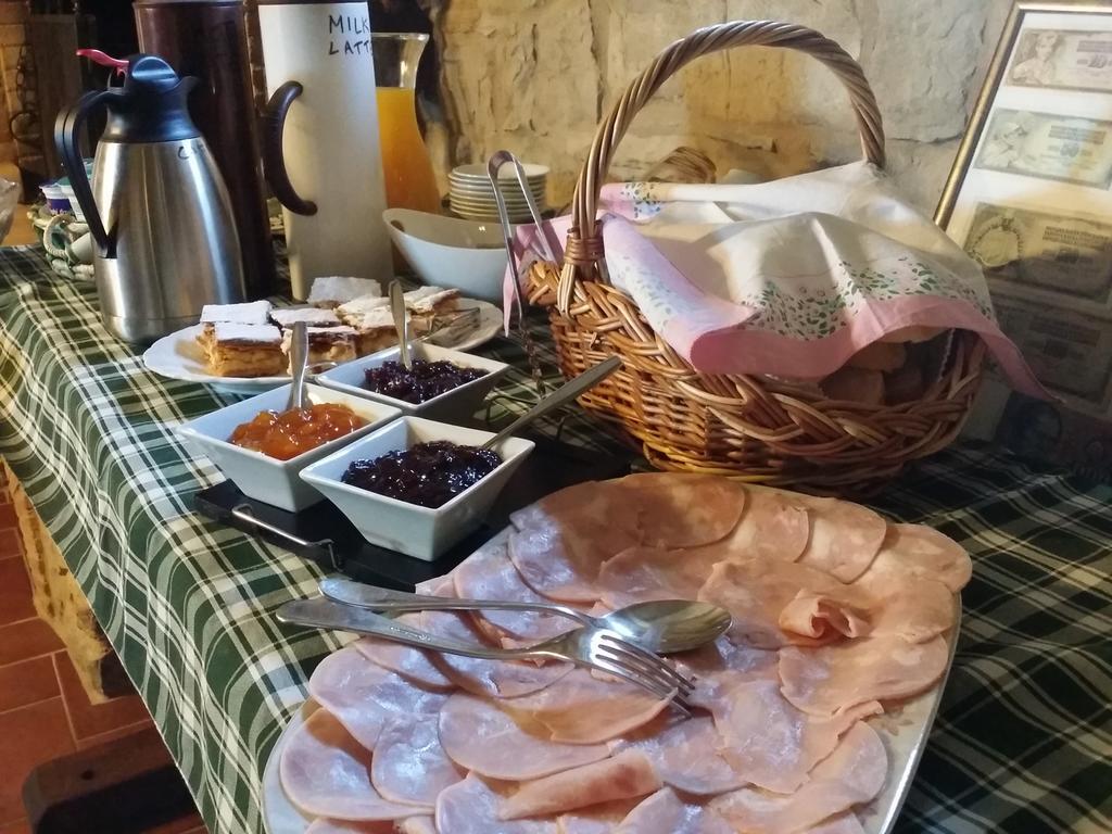 Al Merlo Olivo, Rural Istrian House Buje Bagian luar foto